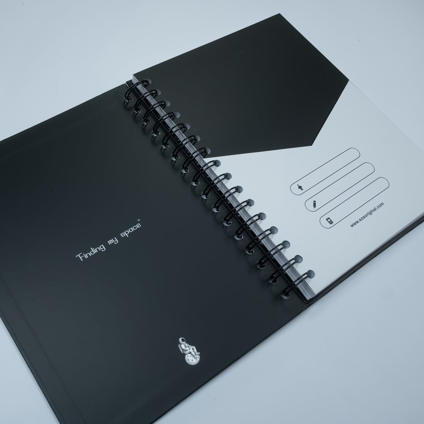 Cuaderno Negro Basic (Tamaño Estándar)