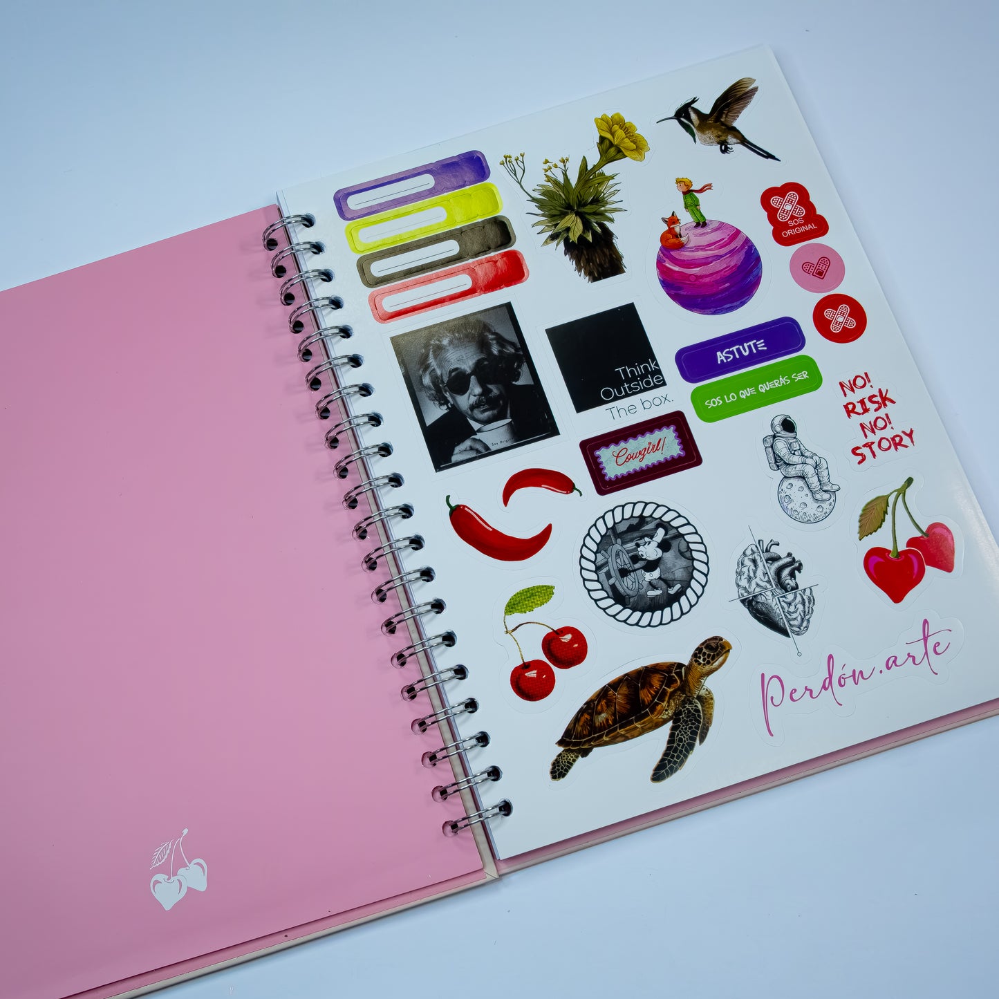 Cuaderno Chiles SOS Original 2026 - Tamaño pequeño 16x22 cm
