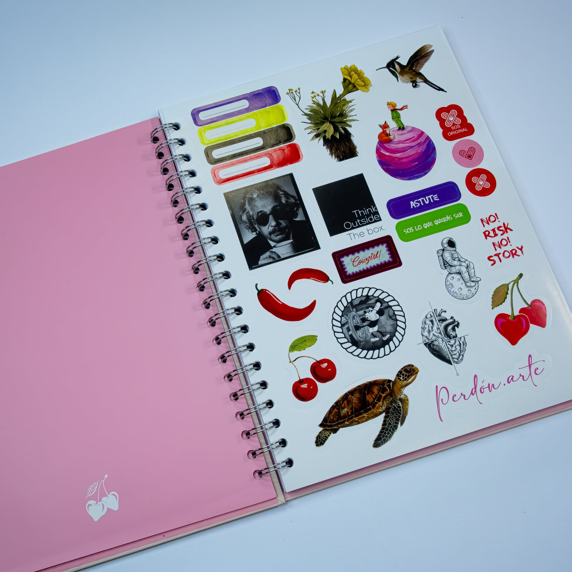 Cuaderno Chiles SOS Original 2026 - Tamaño pequeño 16x22 cm