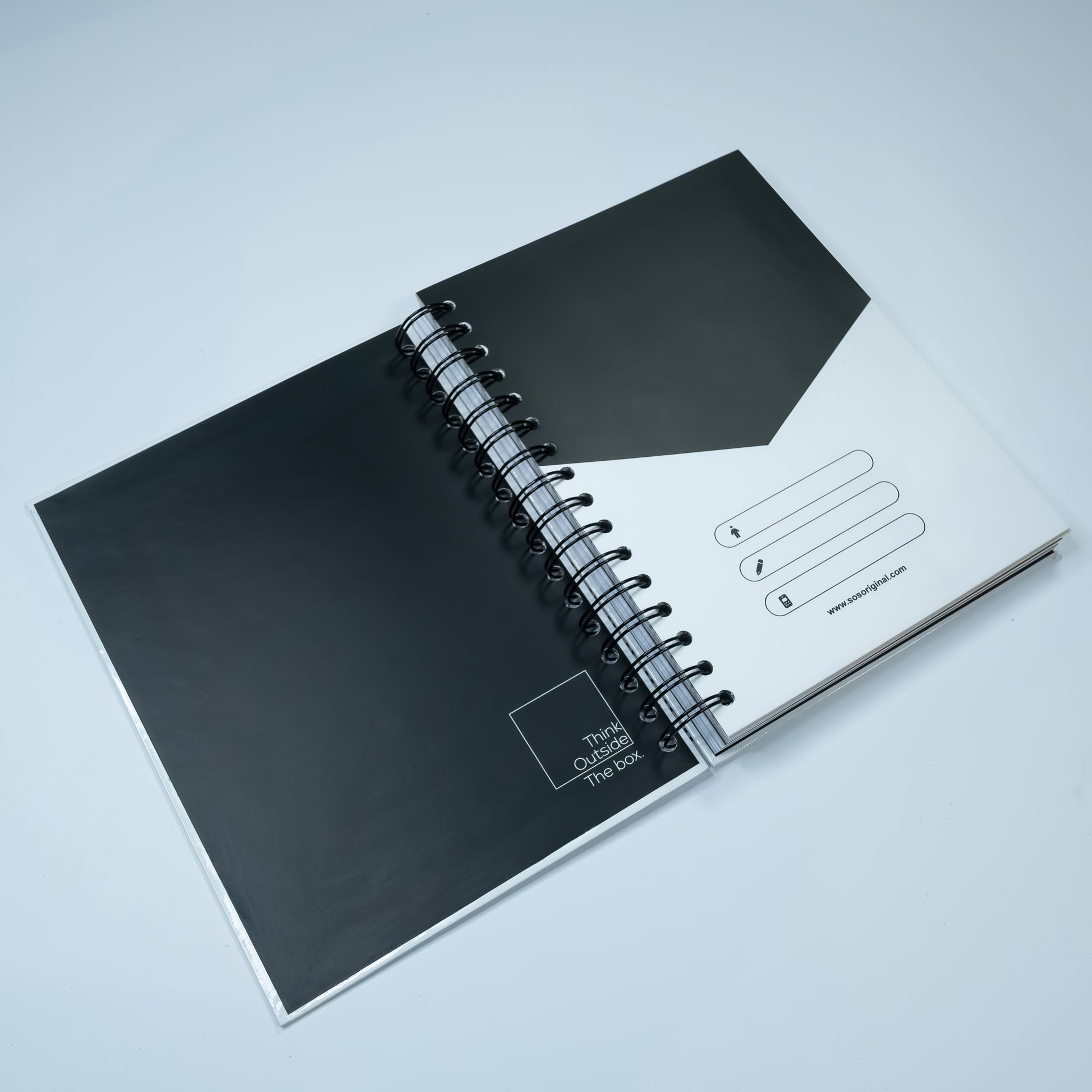 Cuaderno Think and Feel Blanco SOS Original 2026 - Vista lateral argolla metálica